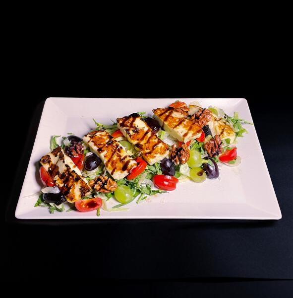 Obrázok jedla Halloumi šalát