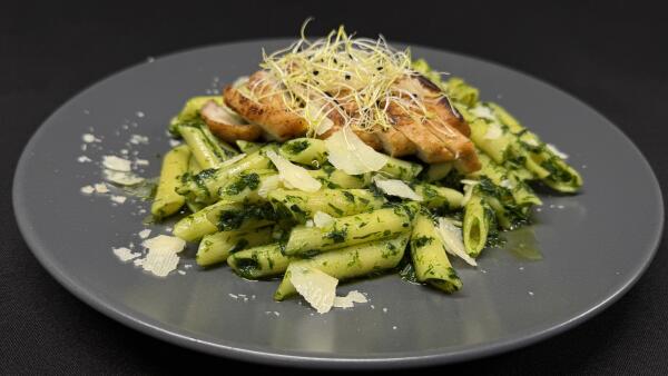 Obrázok jedla Jarné penne s kuracím a medvedím cesnakom