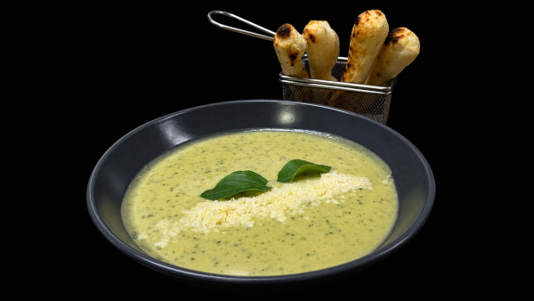 Obrázok jedla Cuketový krém s bazalkou a parmezánom