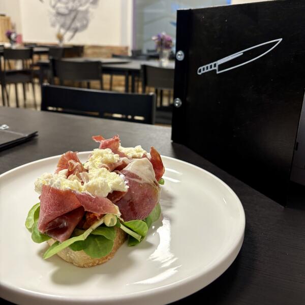 Obrázok jedla Sandwich s mangalica prosciuttom a mozzarellou