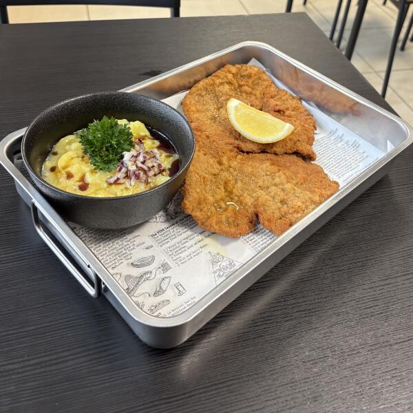 Obrázok jedla Teľací rezeň so zemiakovým šalátom