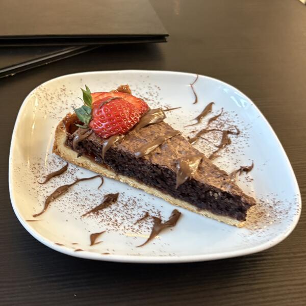 Obrázok jedla Kakaovo -jahodový tart s orechami
