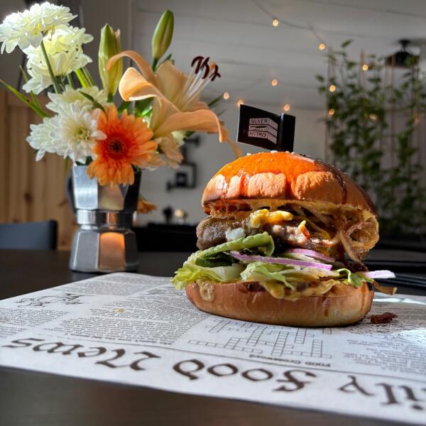 Obrázok jedla Jahancí burger s domácim lekvárom s jalapeno, gorgonzola